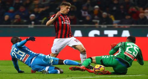 ميلان يهزم نابولي ويصعد لقبل نهائي كأس إيطاليا 